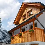The Woodland Nook - Comfort Two Bedroom With Balcony Bohinji-tó