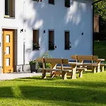 The Woodland Nook - Comfort Two Bedroom With Balcony Apartman *