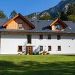 Apartman The Woodland Nook - Comfort Two Bedroom With Balcony