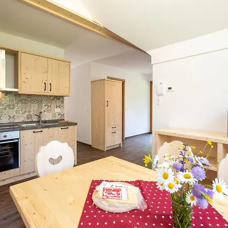 Apartment The Woodland Nook - Comfort Two Bedroom With Balcony *