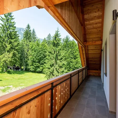 The Woodland Nook - Comfort Two Bedroom With Balcony Appartement