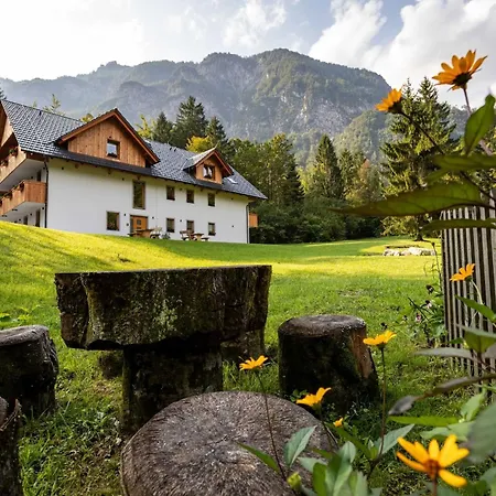 The Woodland Nook - Comfort Two Bedroom With Balcony Апартаменты *