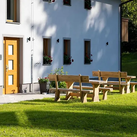 The Woodland Nook - Comfort Two Bedroom With Balcony Apartmán *