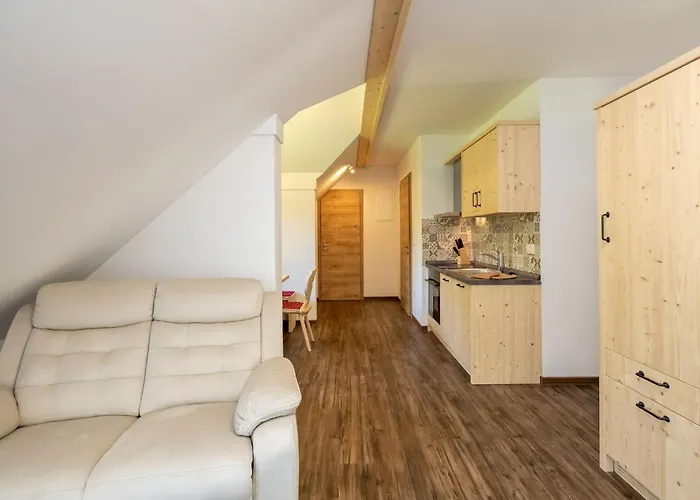 Апартаменты The Woodland Nook - Comfort Two Bedroom With Balcony *