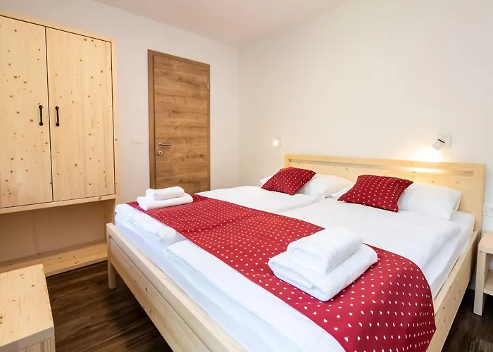 The Woodland Nook - Comfort Two Bedroom With Balcony