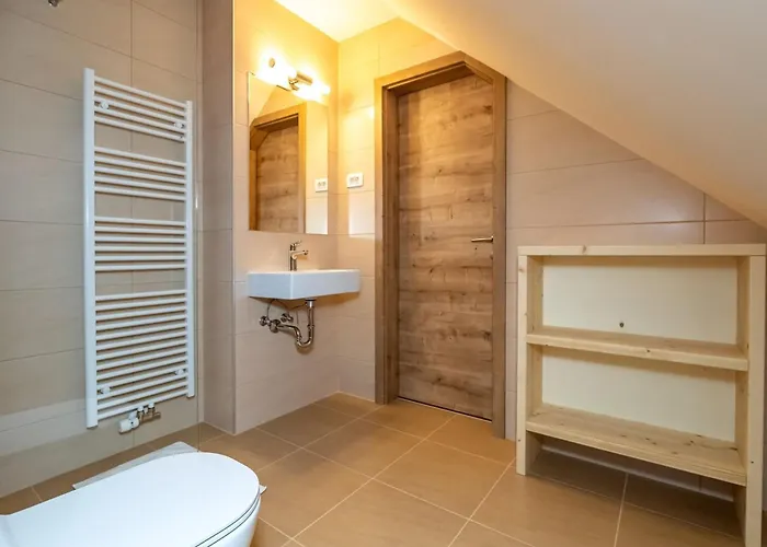 Апартаменты The Woodland Nook - Comfort Two Bedroom With Balcony