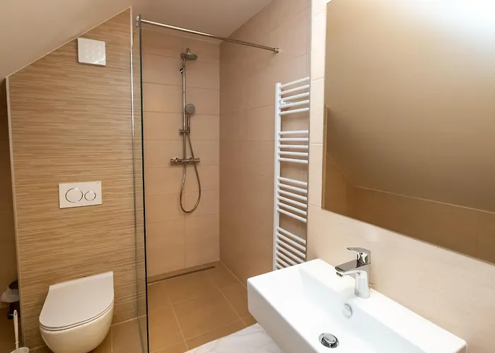 Апартаменты The Woodland Nook - Comfort Two Bedroom With Balcony