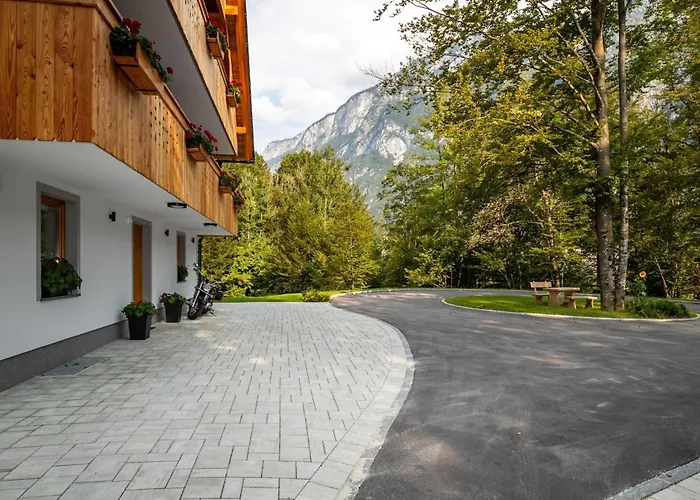 Apartman The Woodland Nook - Comfort Two Bedroom With Balcony