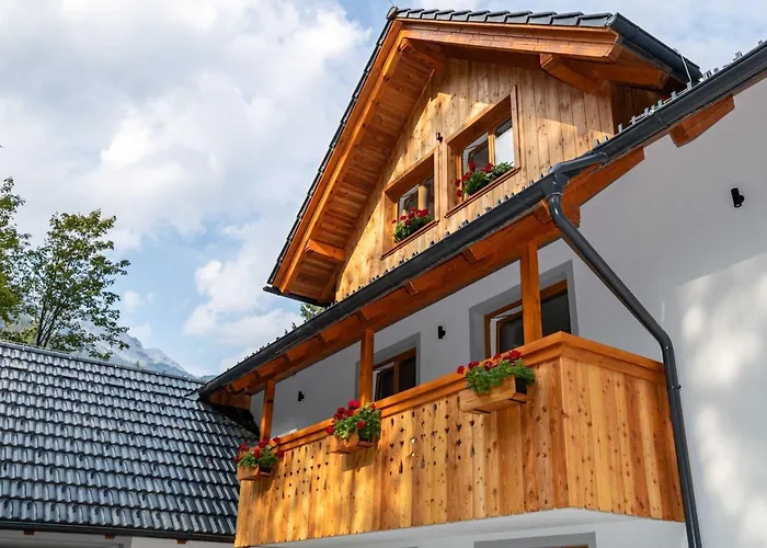 The Woodland Nook - Comfort Two Bedroom With Balcony Бохинь